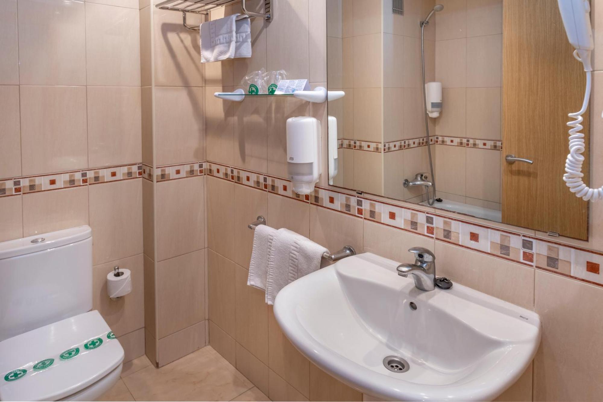 Hotel Moremar By Alegria Lloret de Mar Bagian luar foto